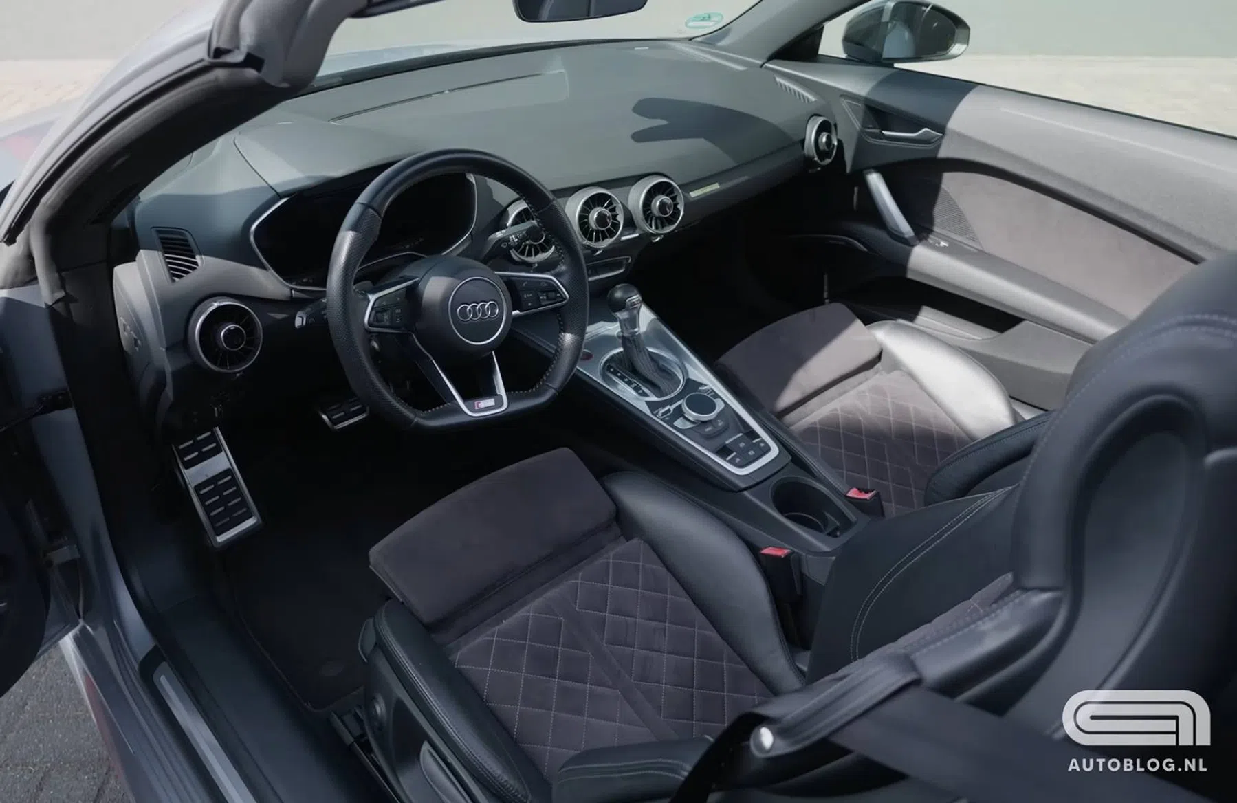 Audi TT Roadster 8S interieur